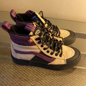 Brand new Vans Off The Wall Sk8-HI shoes 7.5